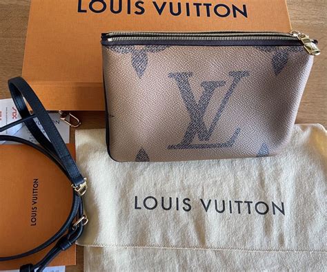 Louis Vuitton crossbody with zipper